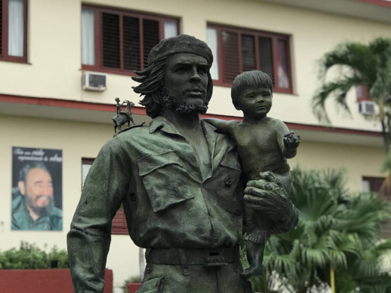 santa clara-che-comite-nino