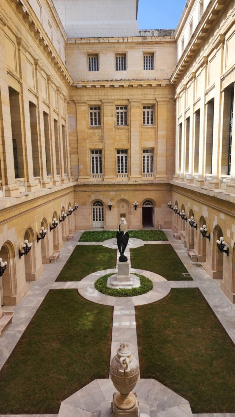 havana-capitolio-estatua-jardim