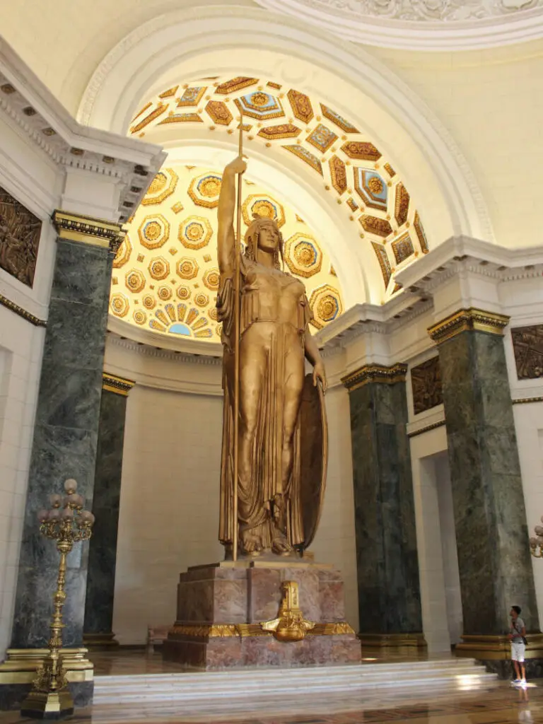 havana-capitolio-estatua-republica
