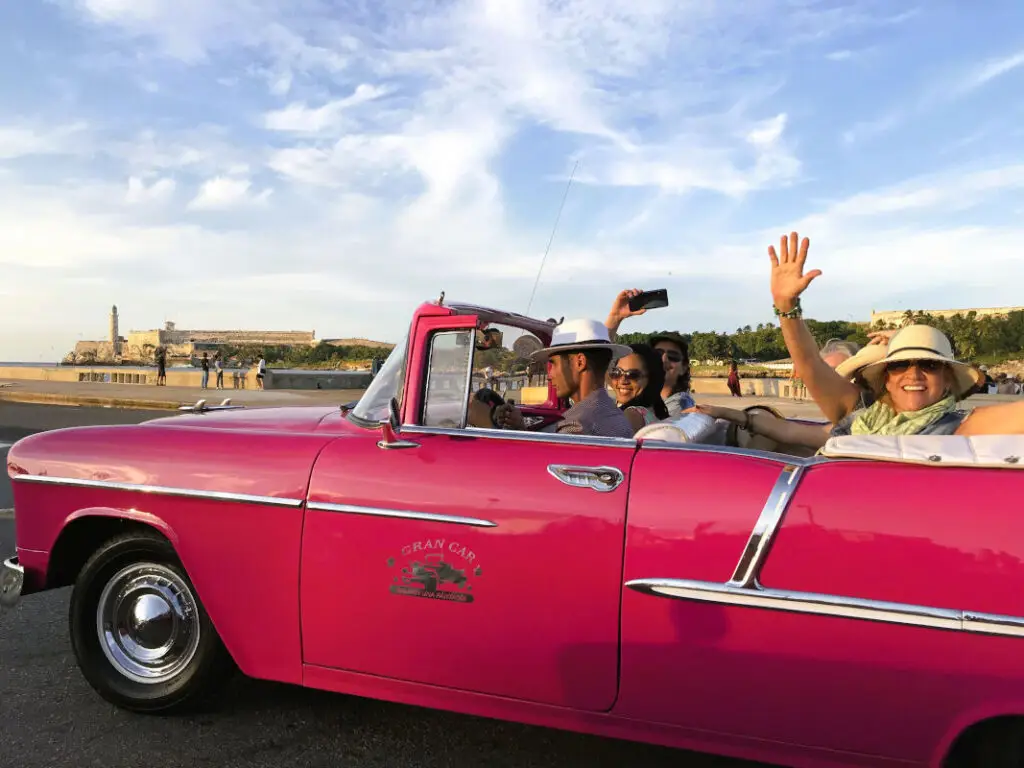 havana-carro-classico-sorriso