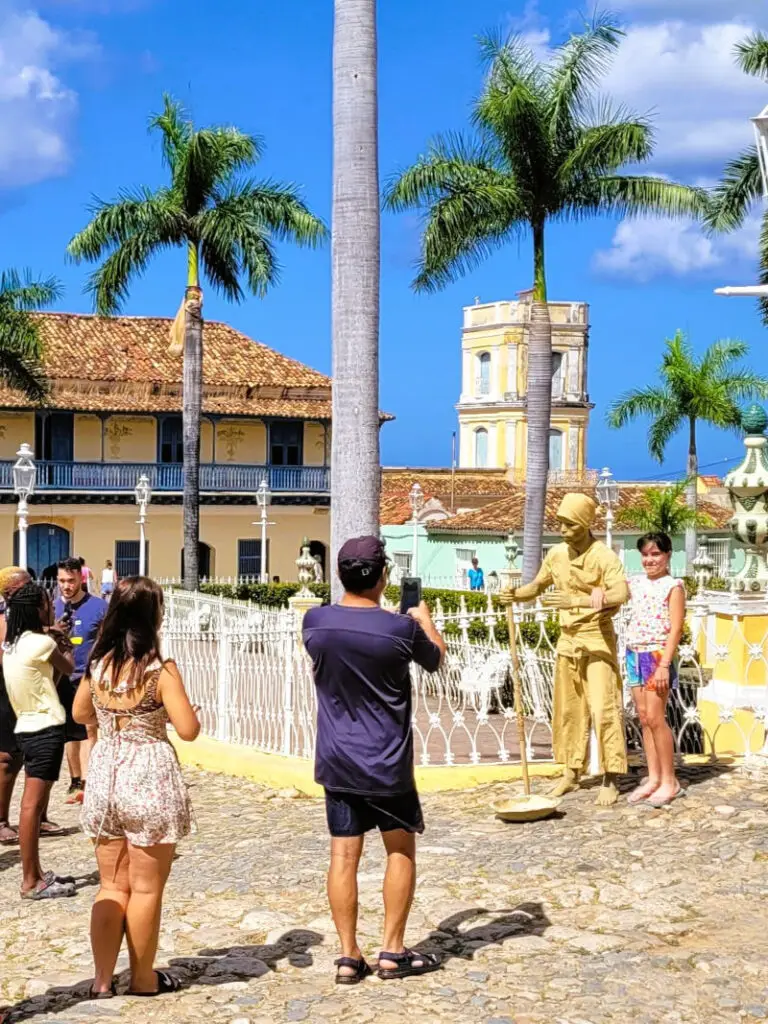 trinidad-plaza-foto-artista