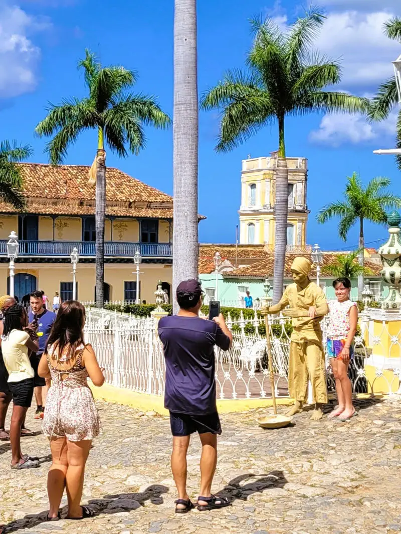trinidad-plaza-foto-artista