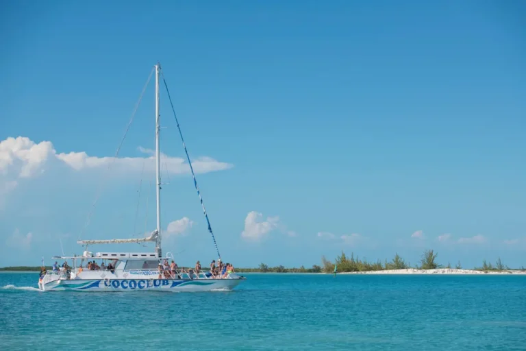 cayo-largo-praia-barco
