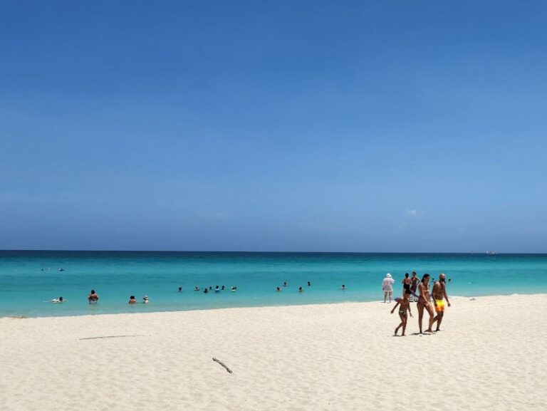 varadero-praia-casal-areia
